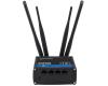 Router industriale 4G RUT950 di Teltonika con 4 porte Ethernet RJ45